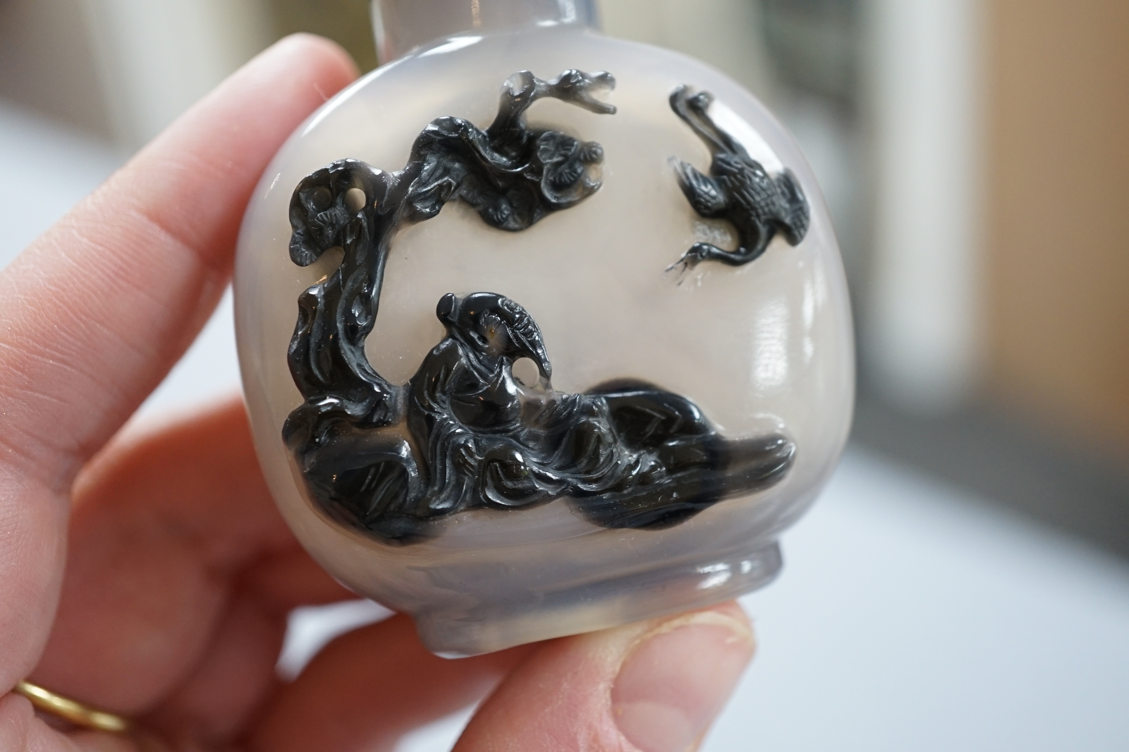 A Chinese cameo agate ‘sage and crane’ snuff bottle, 19th century